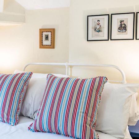 Pass The Keys Cosy 2 Bedroom Victorian Cottage ลุดโลว์ ภายนอก รูปภาพ