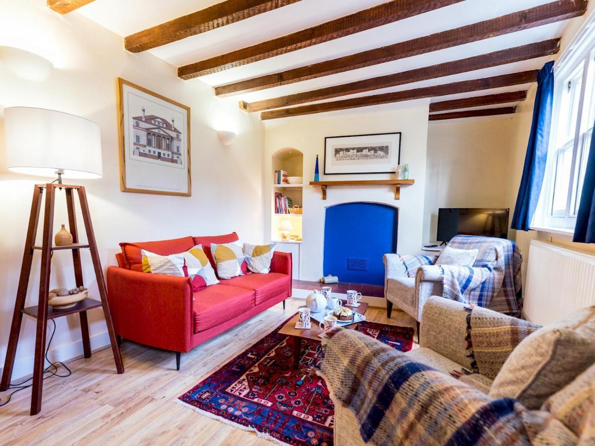 Pass The Keys Cosy 2 Bedroom Victorian Cottage ลุดโลว์ ภายนอก รูปภาพ
