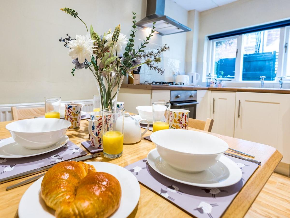 Pass The Keys Cosy 2 Bedroom Victorian Cottage ลุดโลว์ ภายนอก รูปภาพ